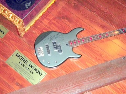 Michael Anothony's Bass Hard Rrock Cafe In San Francisco