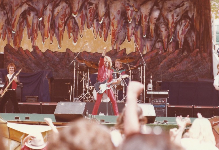 1979-05-06 @ Oakland Coliseum, DOG #1