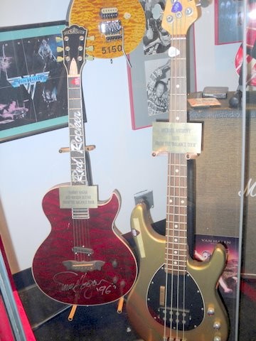 SAMMY'S & MICHAEL'S GUITARS, GUITAR WALK IN HOLLWOOD,