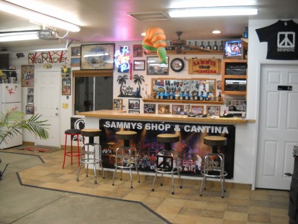 SAMMYS SHOP AND CANTINA