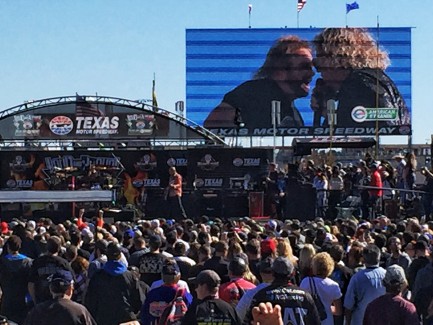 The Circle rocks NASCAR at Texas Speedway